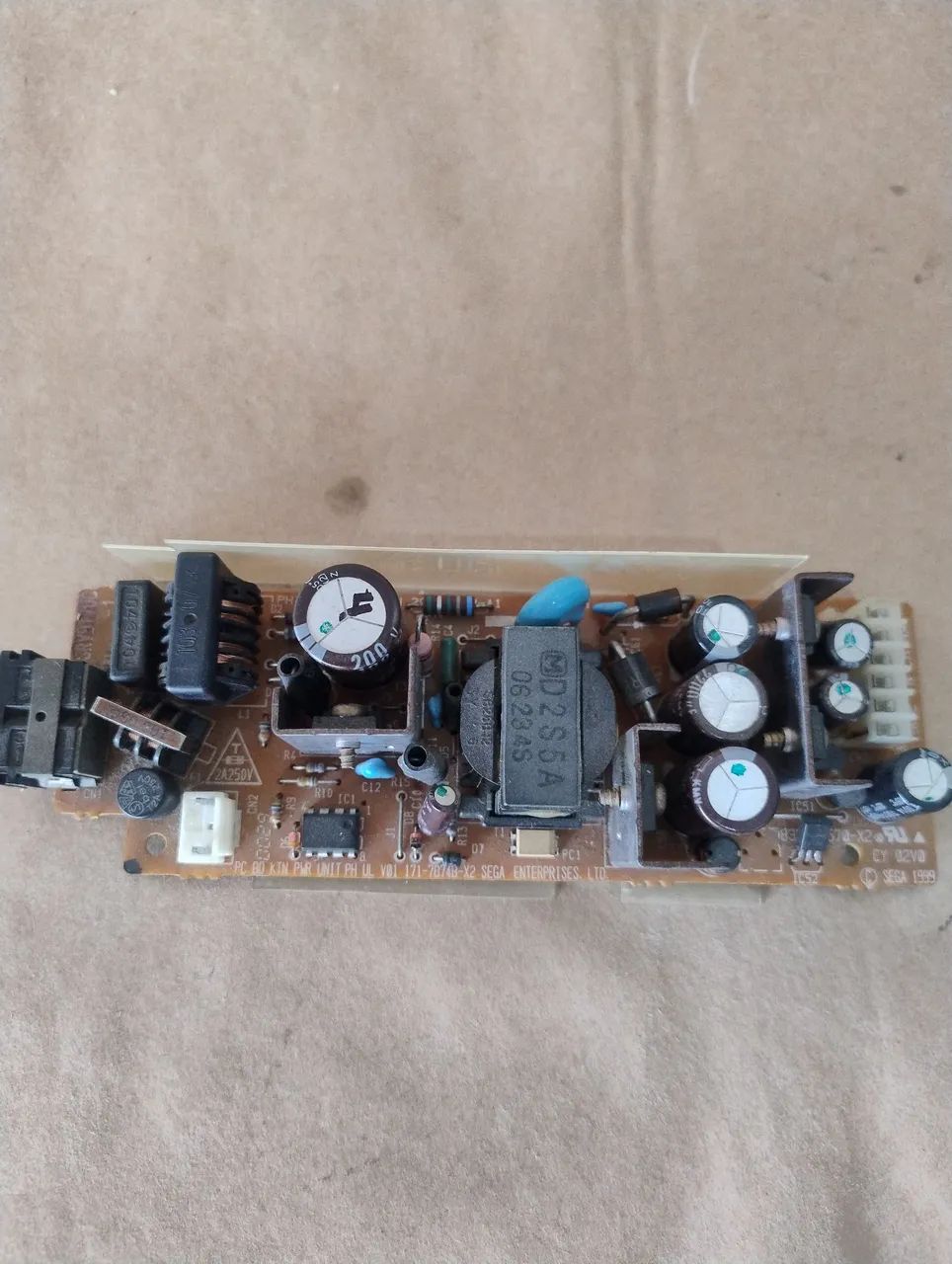 Fonte bivolt Sega Dreamcast 