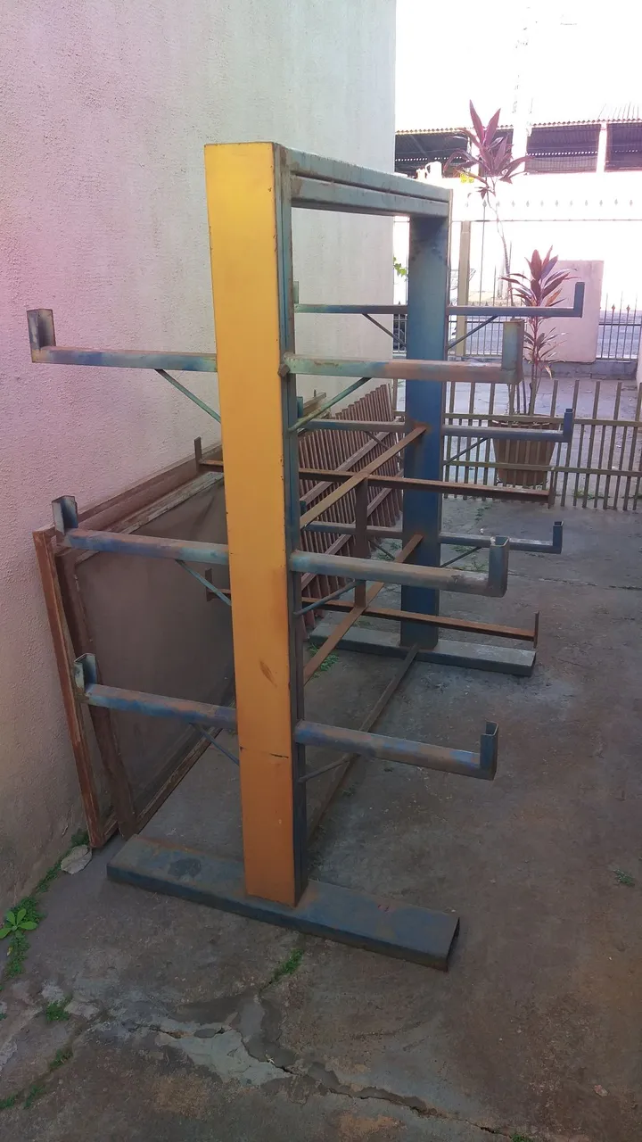Expositor de Metal para Comércio