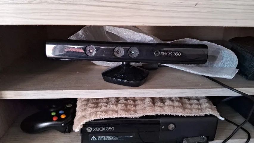 Xbox 360 Auper Slin com dois controles originais × Kinect + 13 jogos - Foto 2