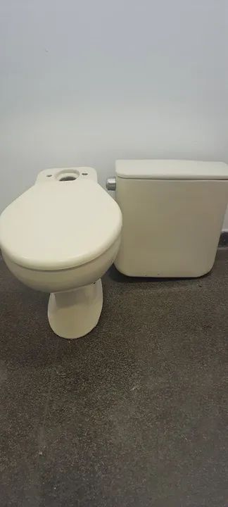 Conjunto de Vaso Sanitário e Caixa Acoplada