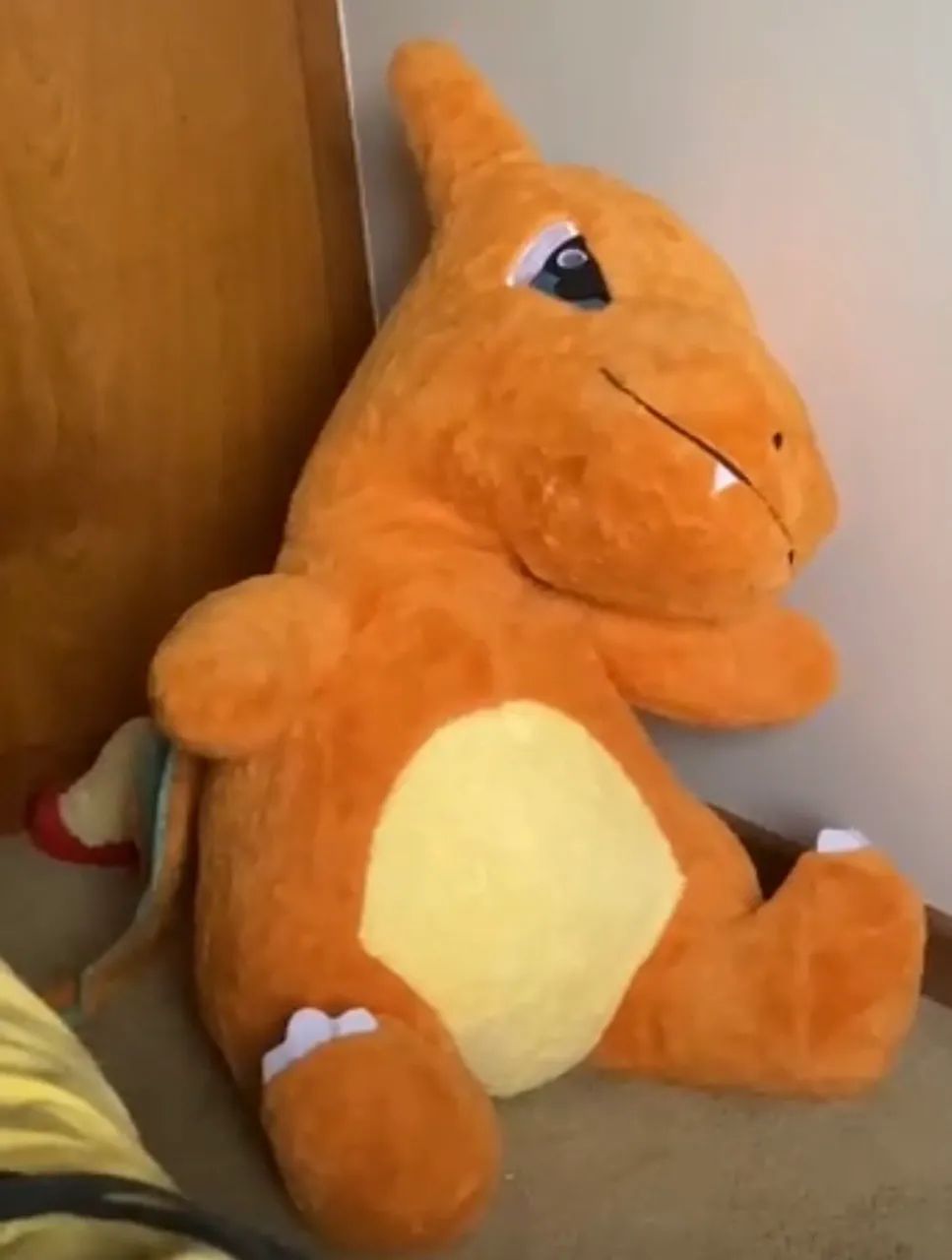 Pelúcia gigante Charizard Pokémon  - Foto 2