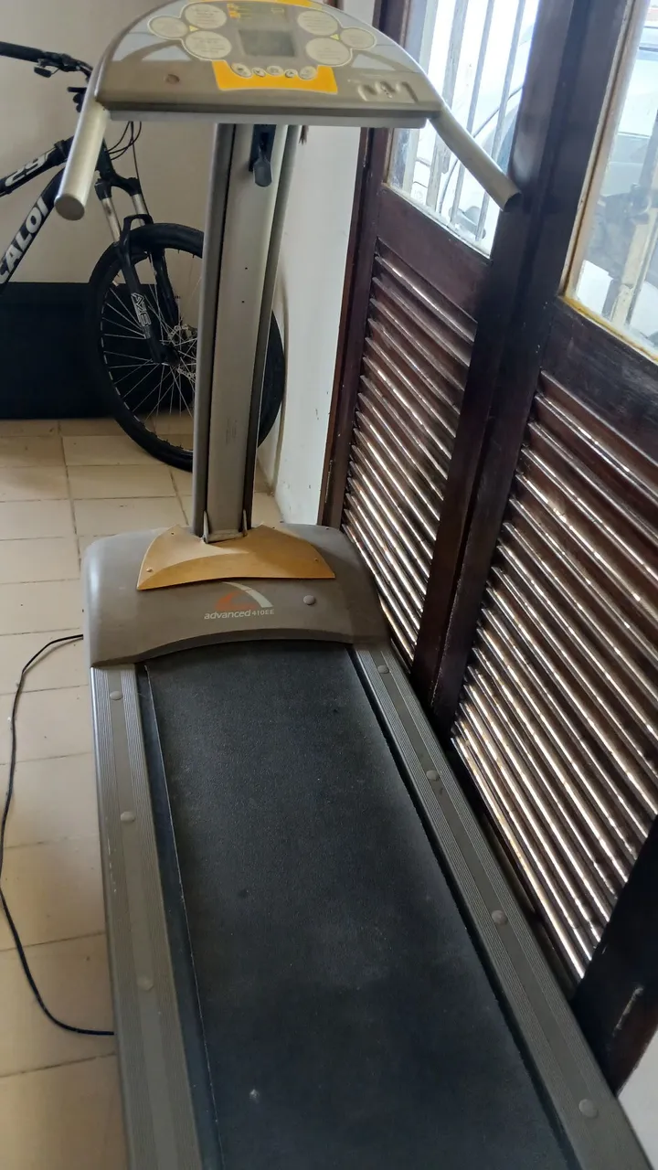 Esteira Elétrica Advanced 410EE