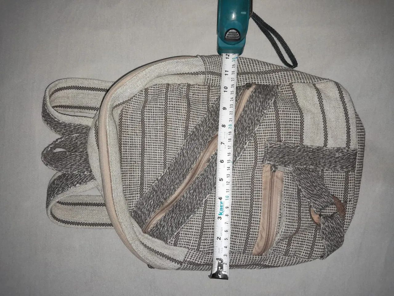 Mochila de tecido bege e marrom - Foto 2