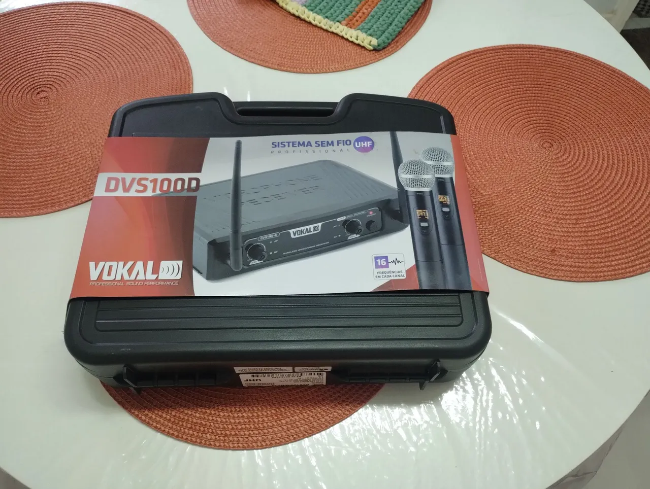 Sistema de Microfone Sem Fio UHF DVS100D - Vokal