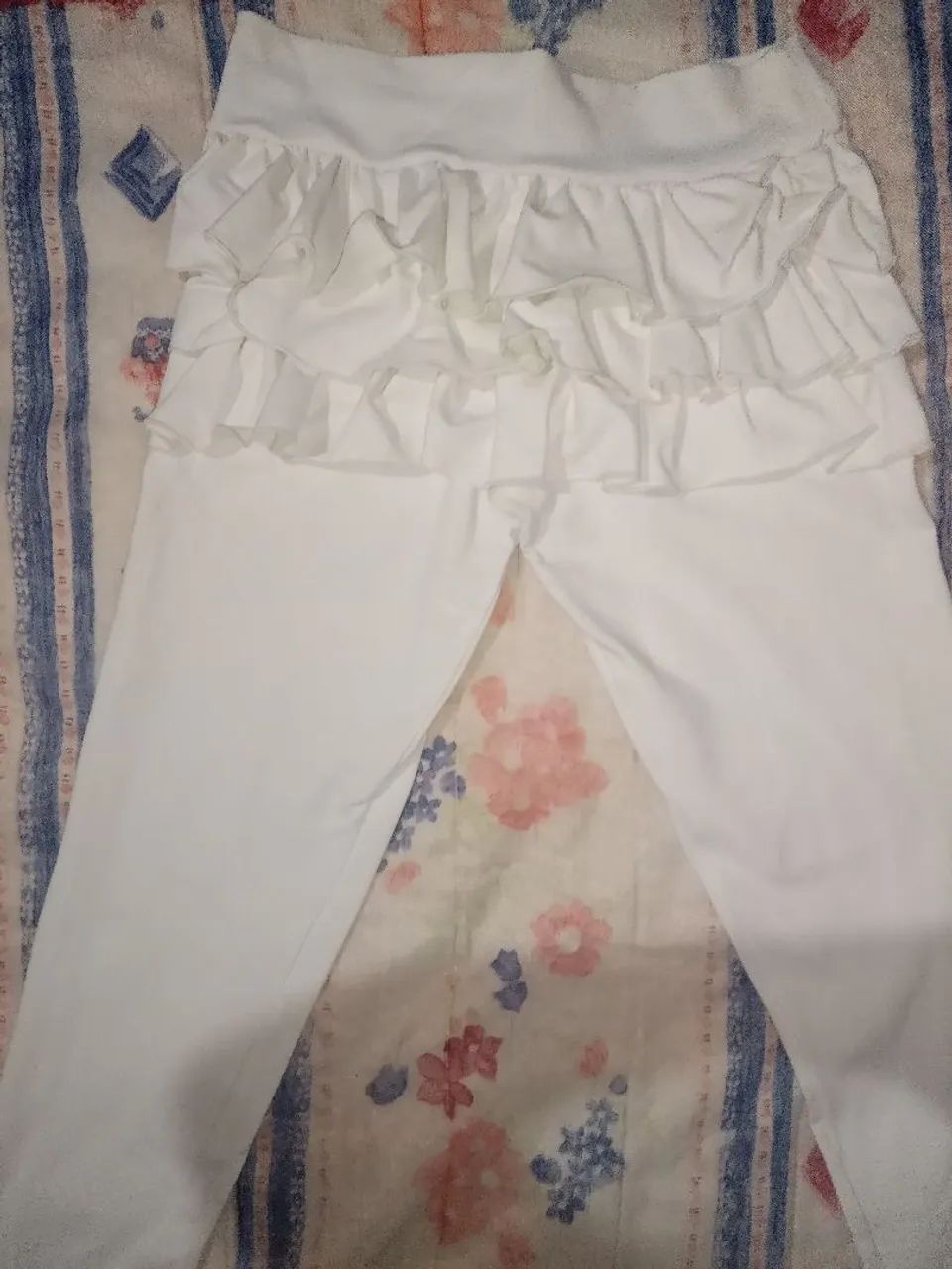 Calça Legging com Saia Branca - Conforto e Estilo - Foto 2