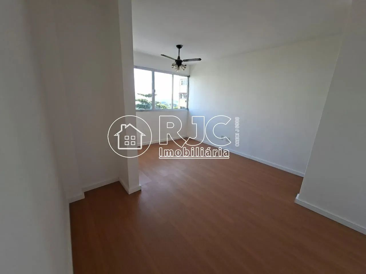 Imóvel para venda possui 60 metros quadrados com 2 quartos