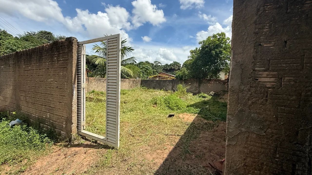 Vende-se Terreno no Paraviana 