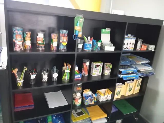 Armário em MDF Preto com 12 Nichos e 4 Portas - Excelente Estado! - Foto 2