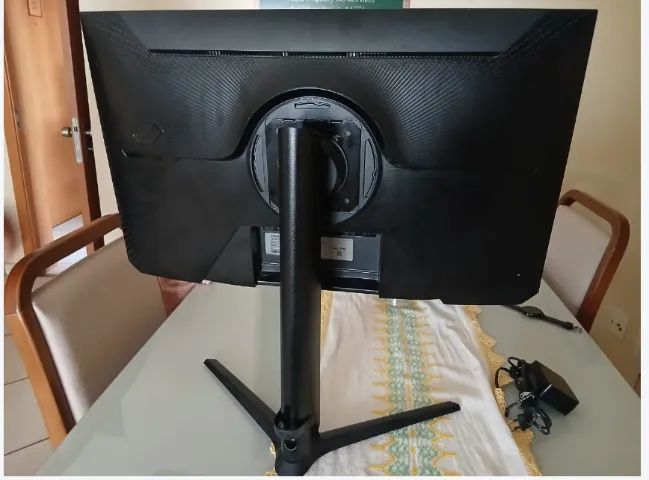 Monitor Samsung Odyssey G40 (27", IPS, 240Hz) - Foto 3
