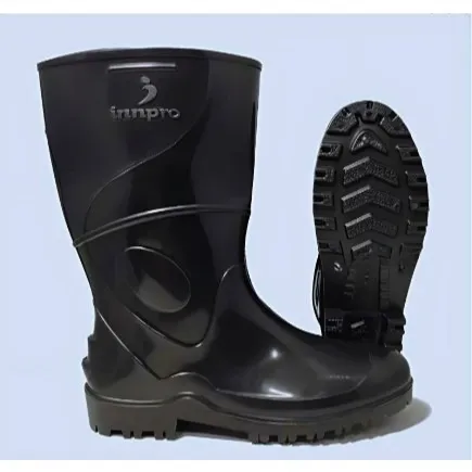 "Bota de Segurança em PVC Impermeável - Conforto e Proteção para Trabalhos Pesados