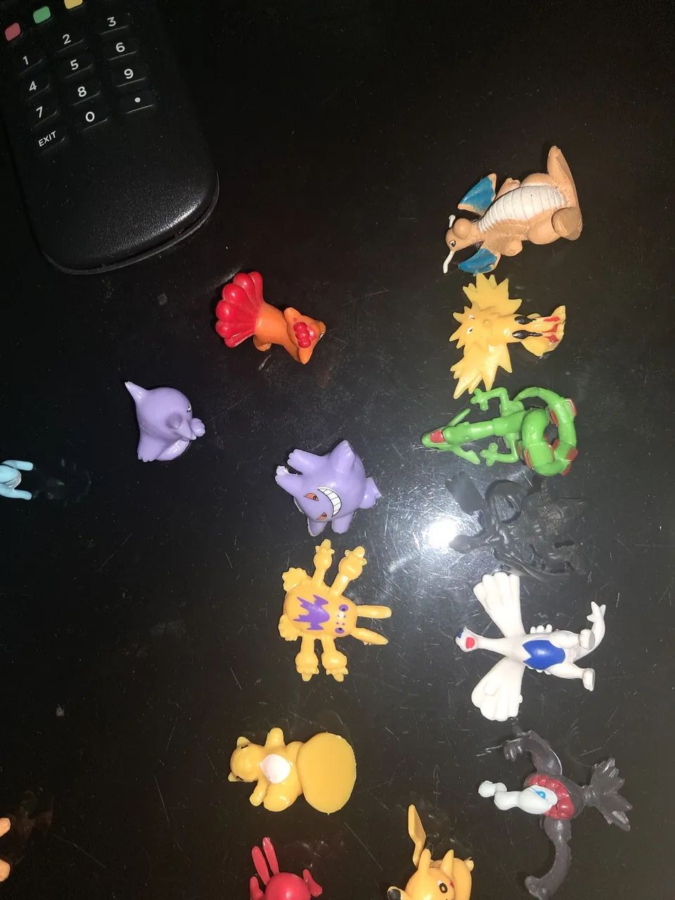 Pequena coleção de miniaturas pokemon - Foto 4