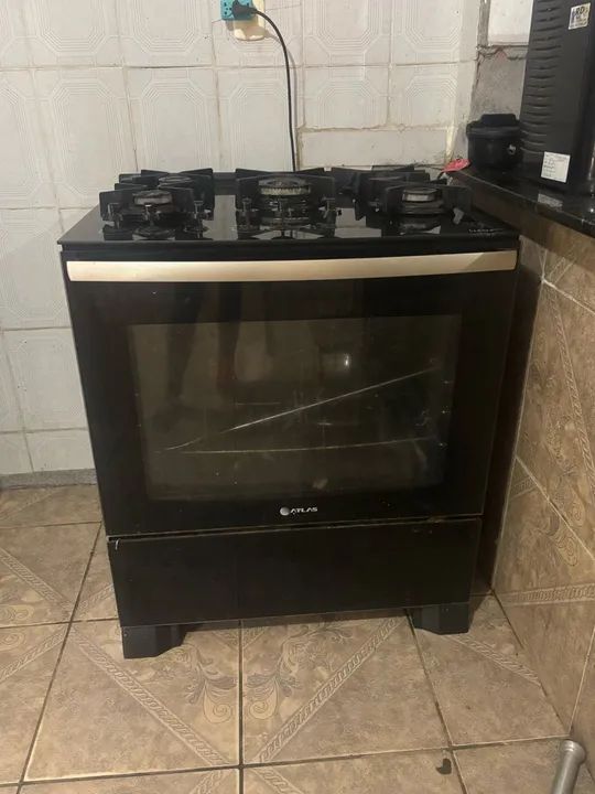 Fogão Atlas 5 bocas.