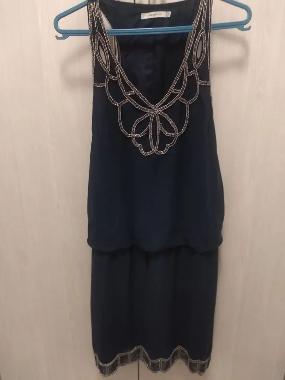 Vestido com detalhes 