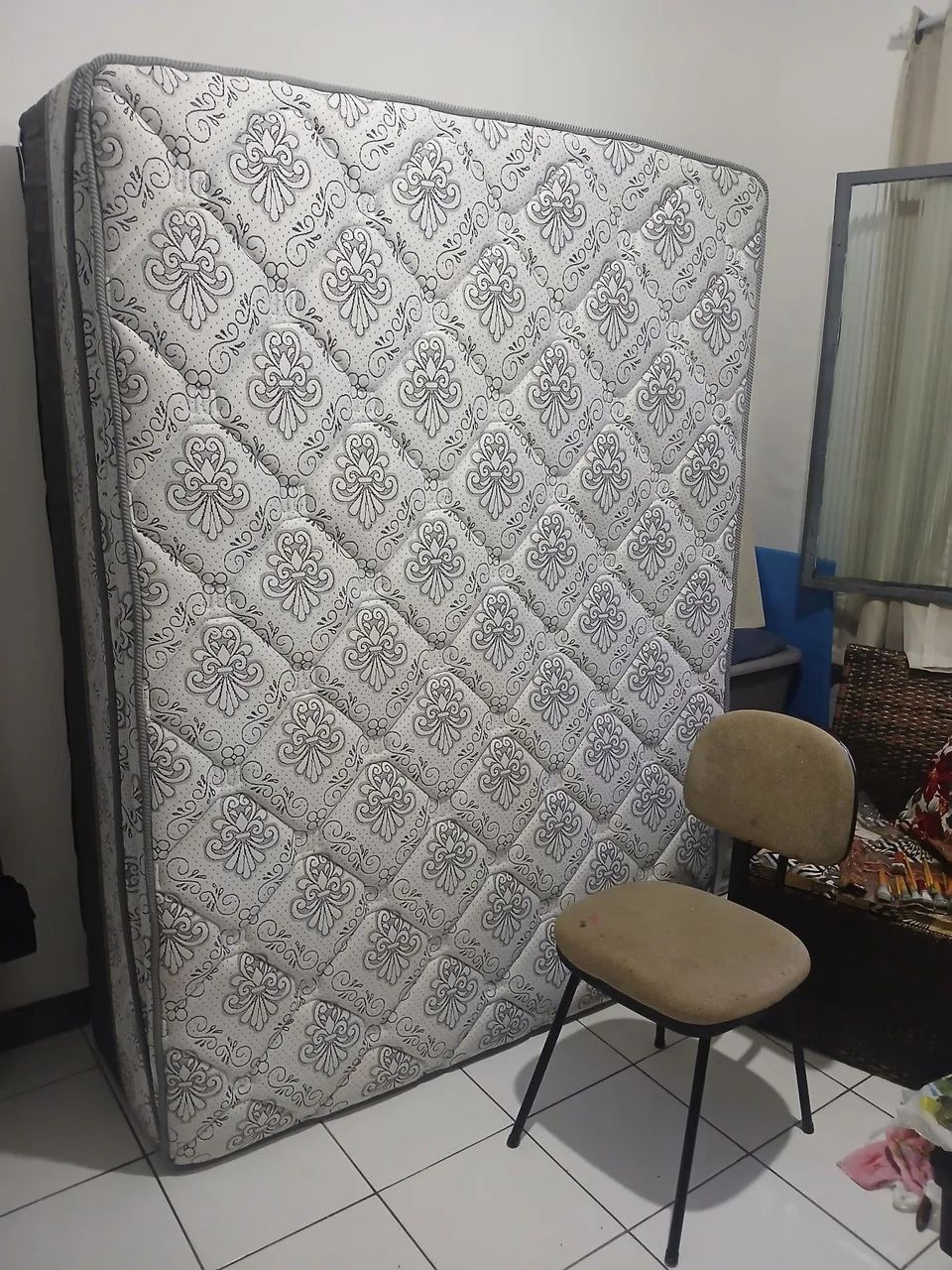 Vendo cama seminova e sala se jantar com avaria  - Foto 5
