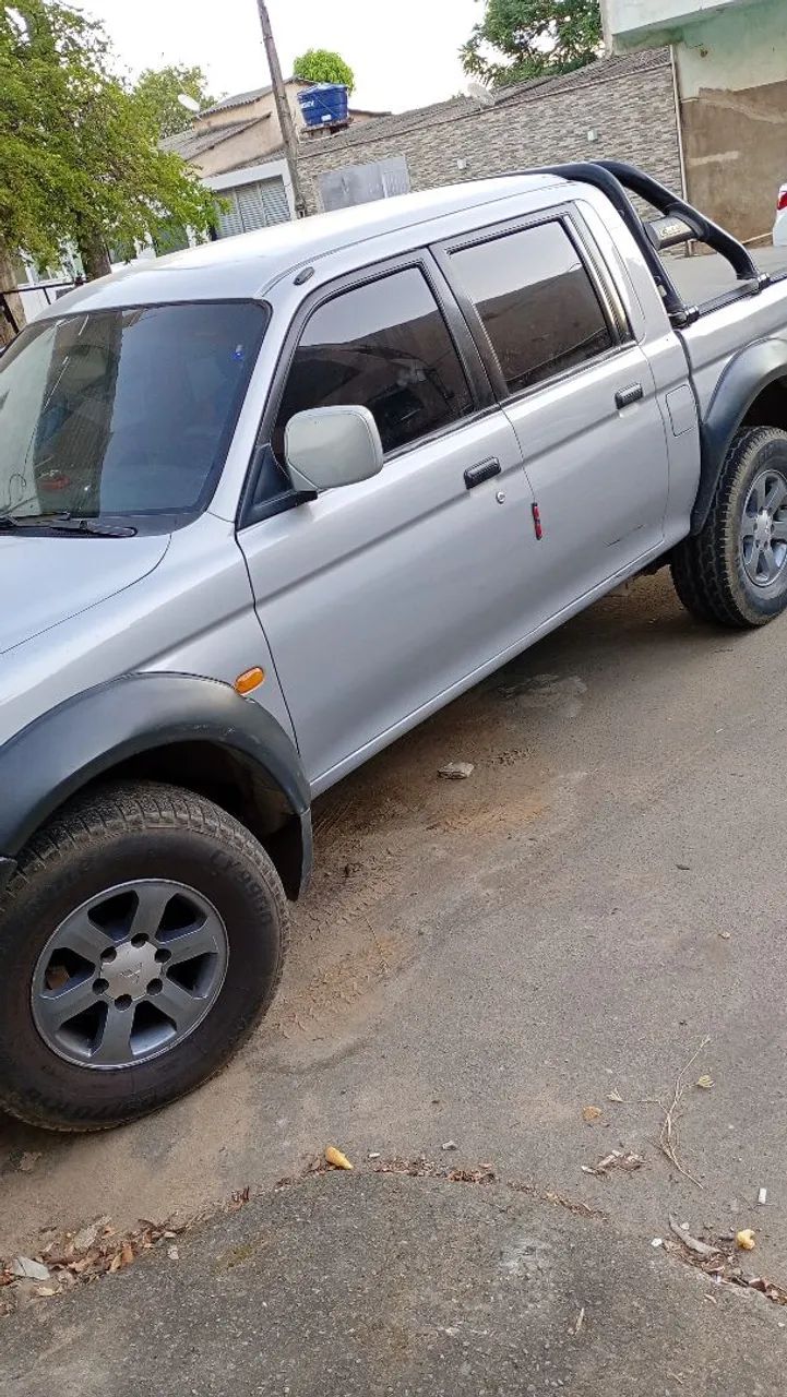 Mitsubishi L200 L200 OUTDOOR HPE 2.5 4x4 CD T.Dies. Mec. 2010