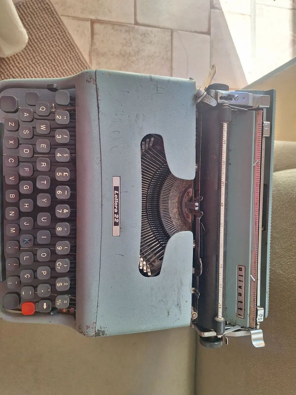 Máquina datilografia OLIVETTI LETTERA 22