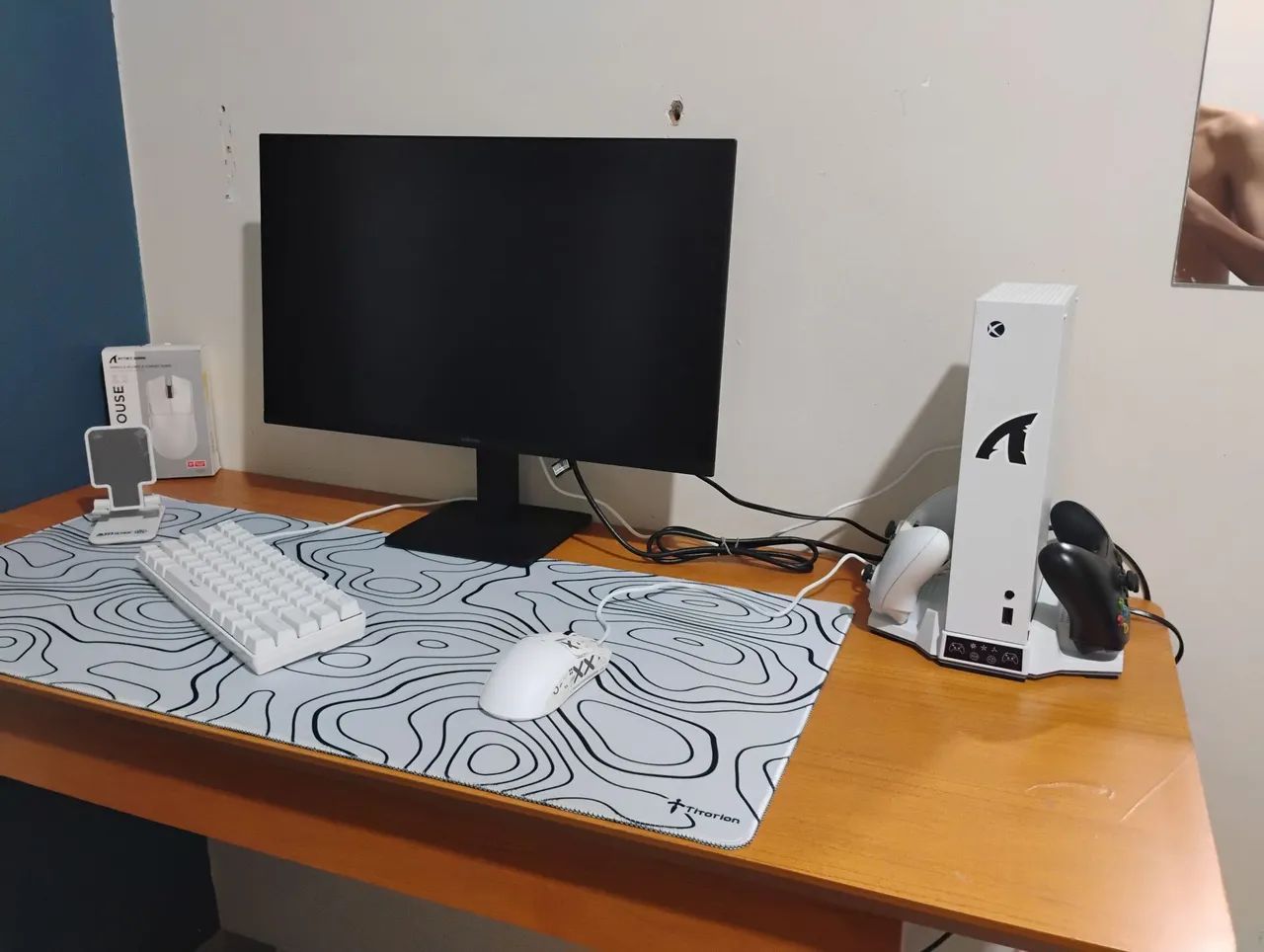 Setup gamer, Xbox séries S + conta + todos os itens da imagem  - Foto 2