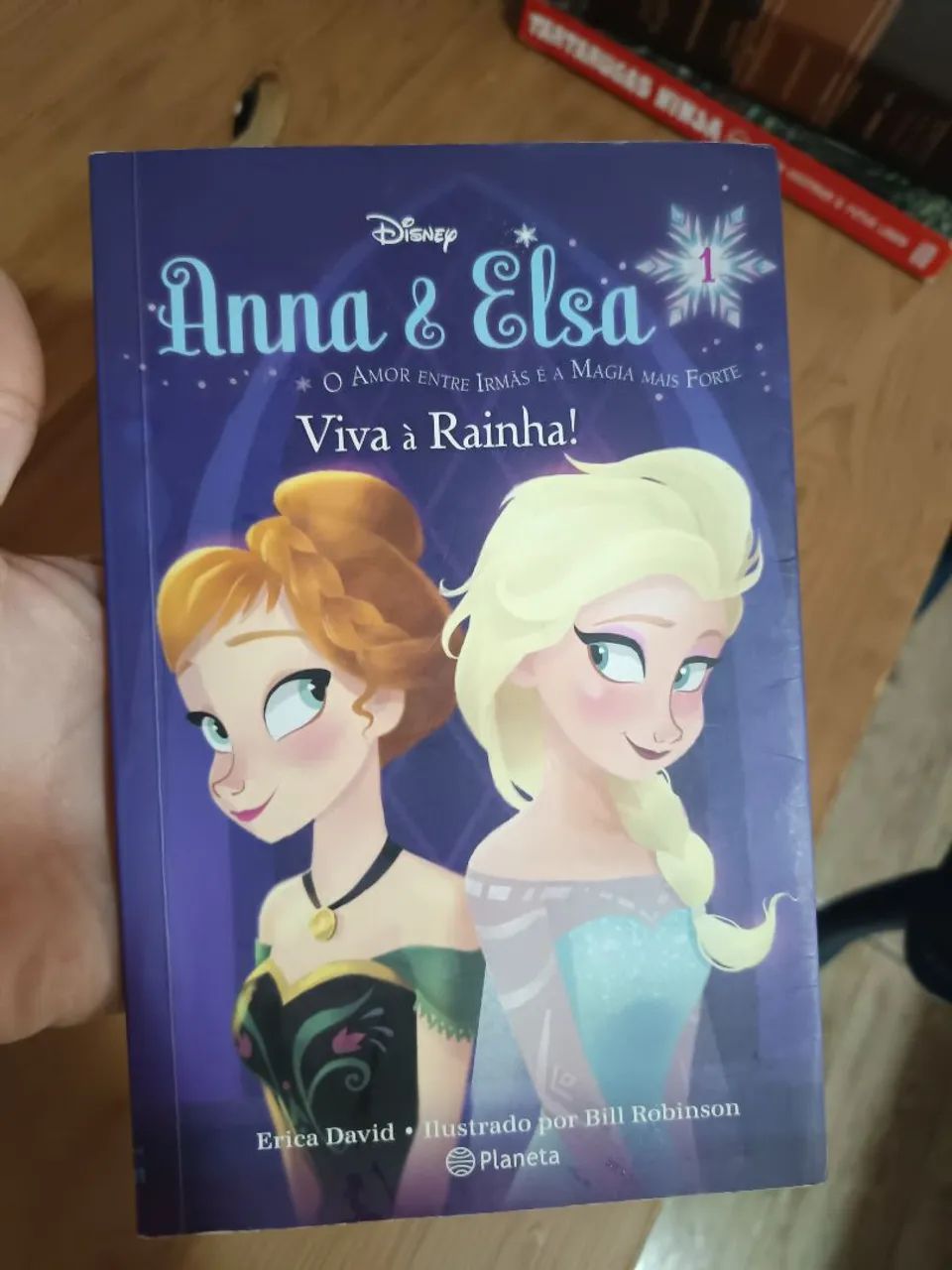 Livro Anna e Elsa Viva à Rainha!