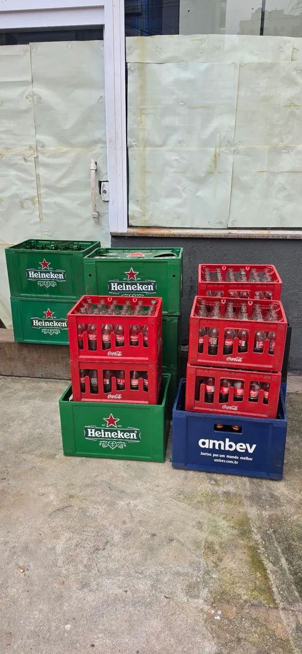 LOTE COM 14 CAIXAS COMPLETAS - COCA-COLA KS E HEINEKEN - Foto 3