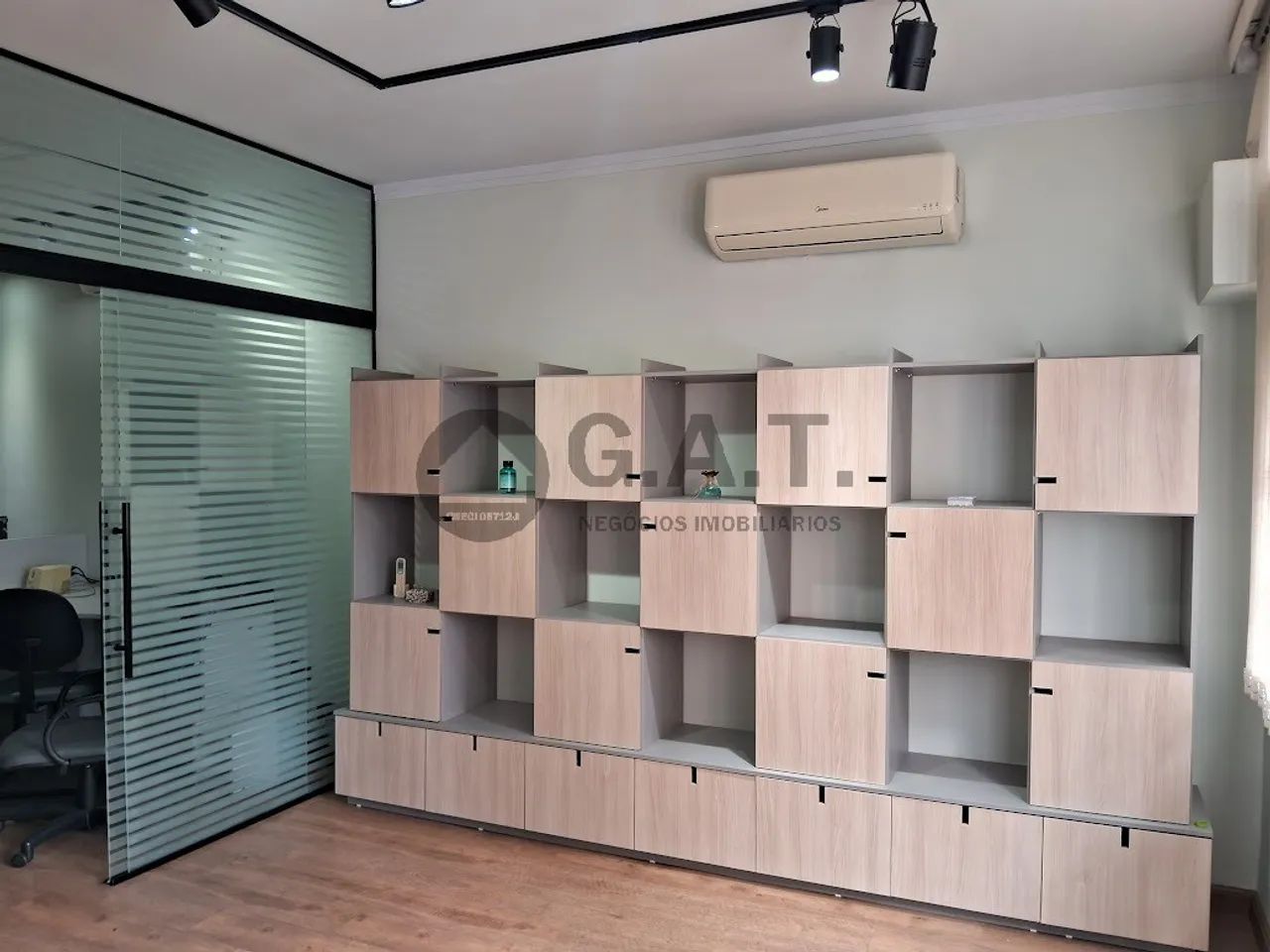 Sala comercial à venda no Centro de Sorocaba-SP, com 2 salas, 1 banheiro e 37,00 m² de áre - Foto 2