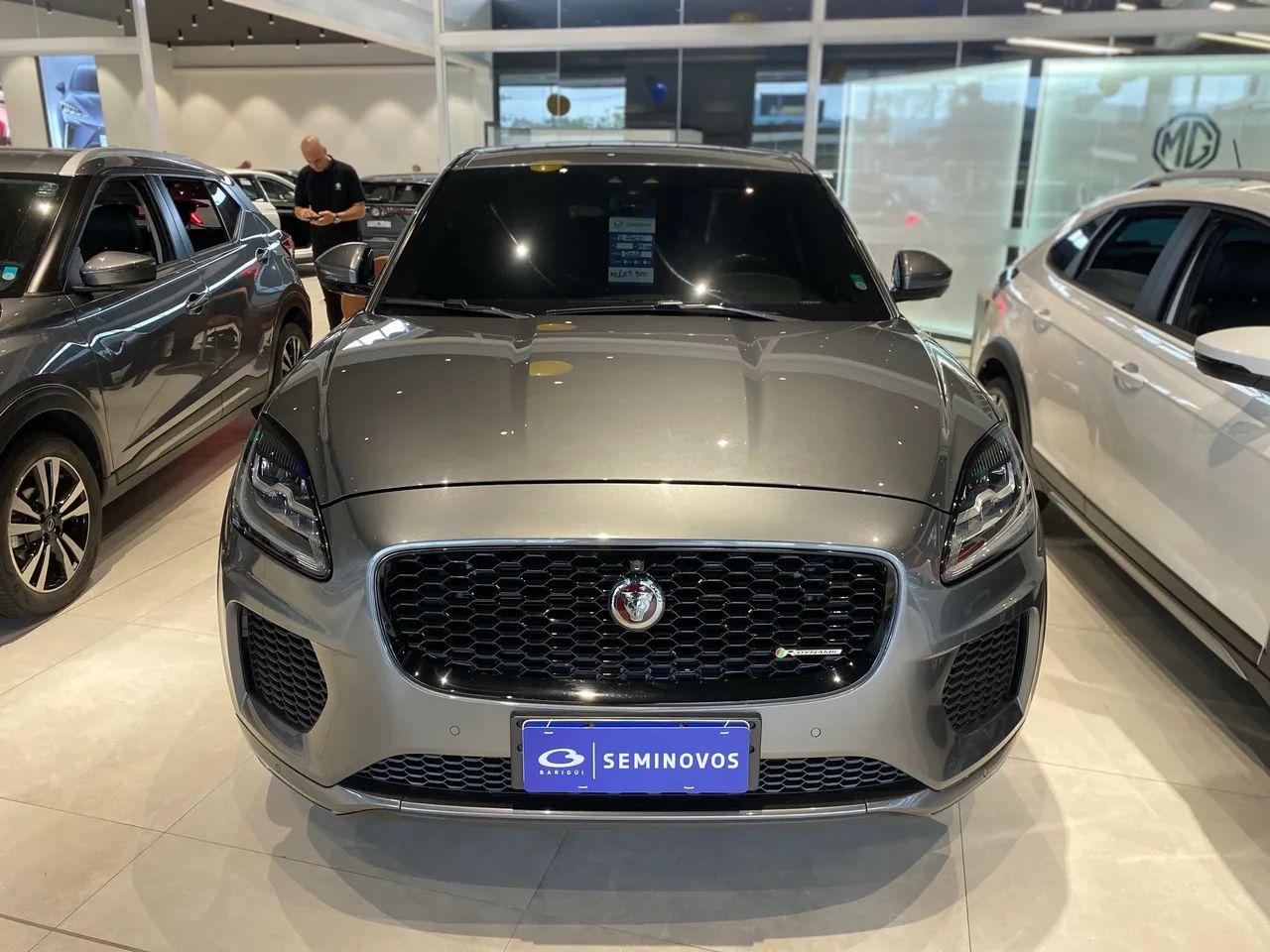 Jaguar E-Pace R-dynamic HSE 2.0 AWD 300cv Aut. 2018 - Foto 3