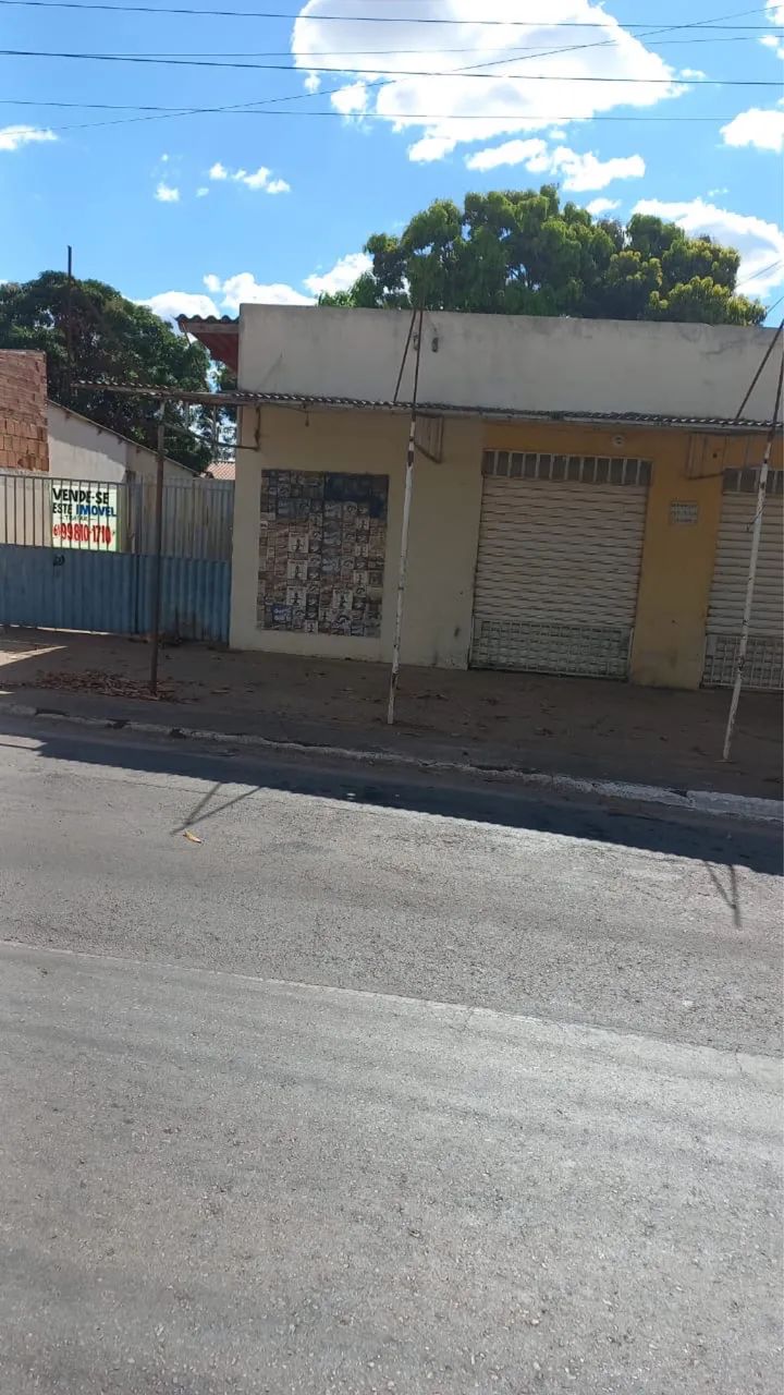Vendo ponto comercial com casa nos fundos  - Foto 2