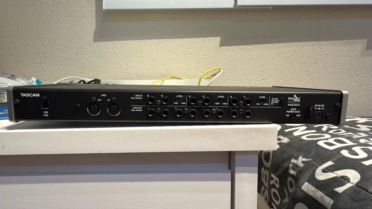 Interface de áudio digital Tascam US 16x08 novíssima! - Foto 3