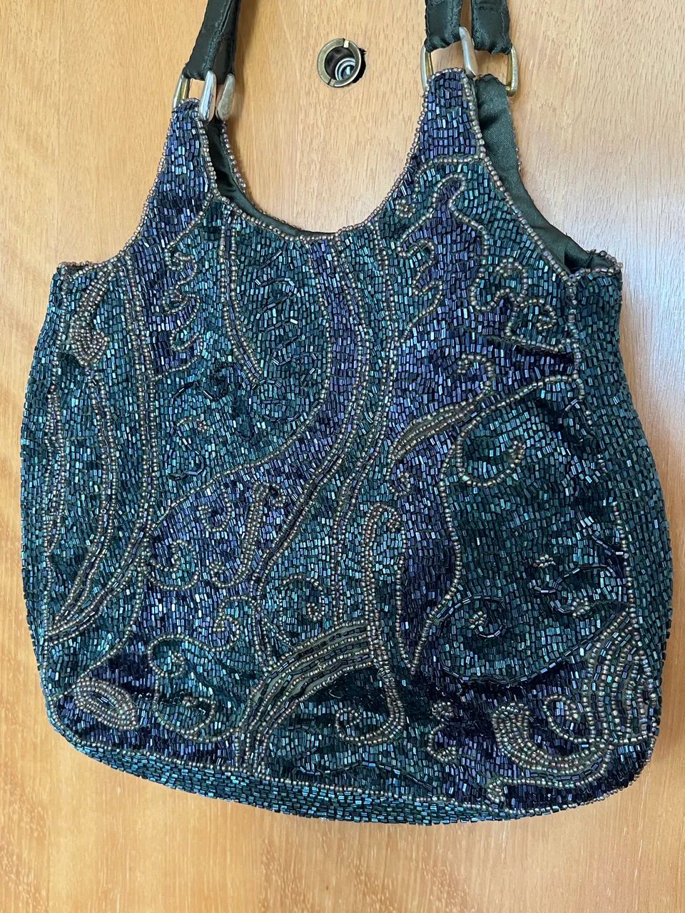 Bolsa nova de festa bordada indiana canutilhos e missangas e seda  - Foto 5