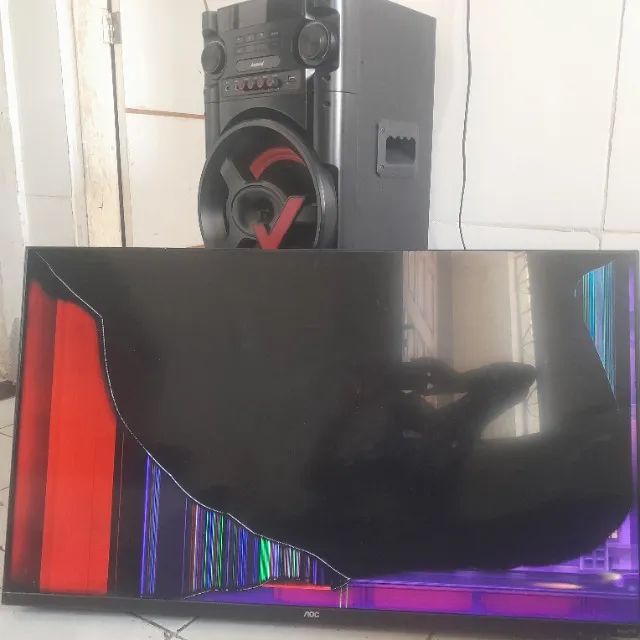 Televisão marca ^CO 42 polegadas somente com o display quebrad,  televisão nova nova  - Foto 2