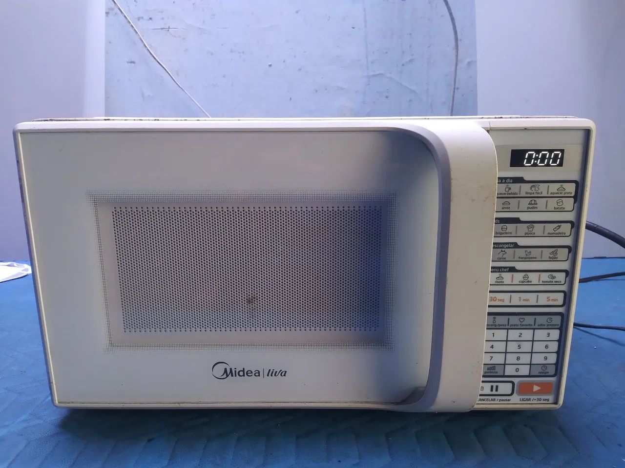 MICROONDAS MIDEA.