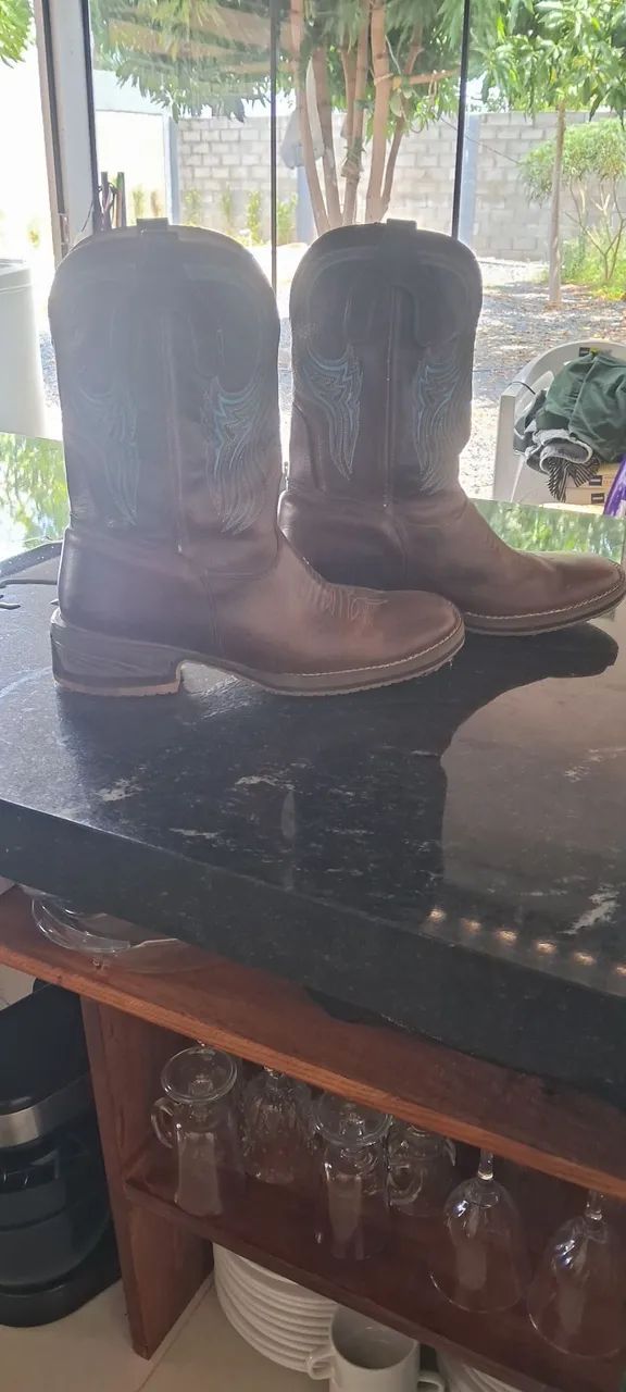 Bota Goyaz ? Tamanho 41 ? Couro Legítimo