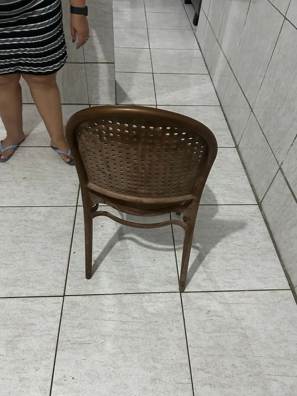 4 Cadeiras material super resistente, suportando até 120kg - Foto 4