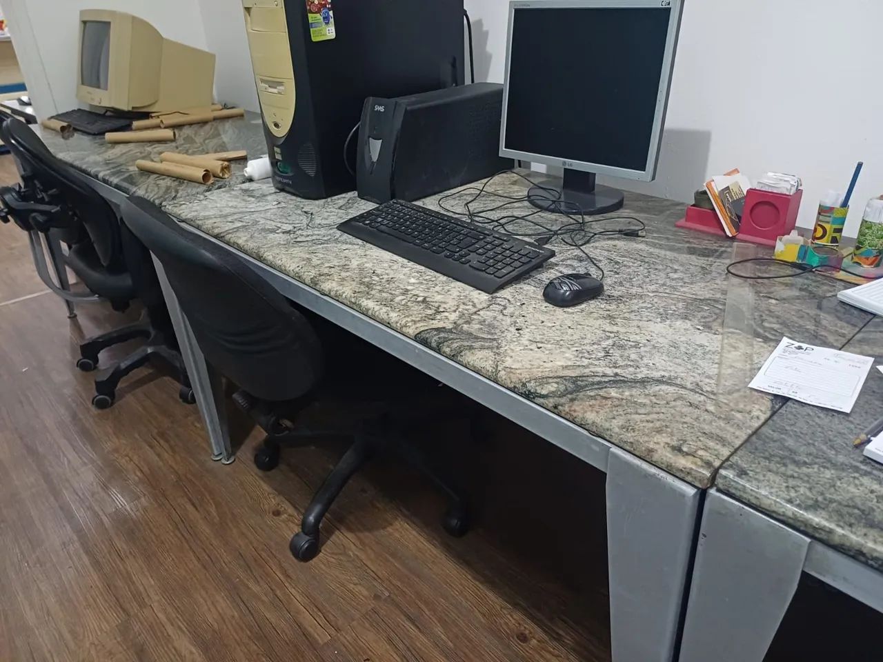 Mesa tampo de pedra base alumínio  - Foto 2