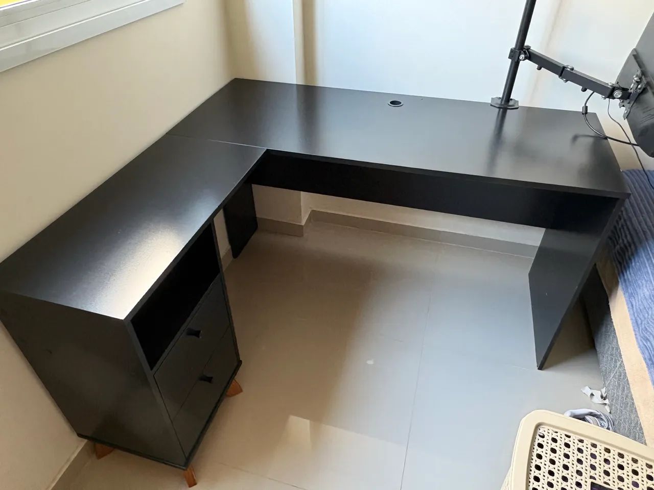 Mesa de escritório c/ gaveta  - Foto 4