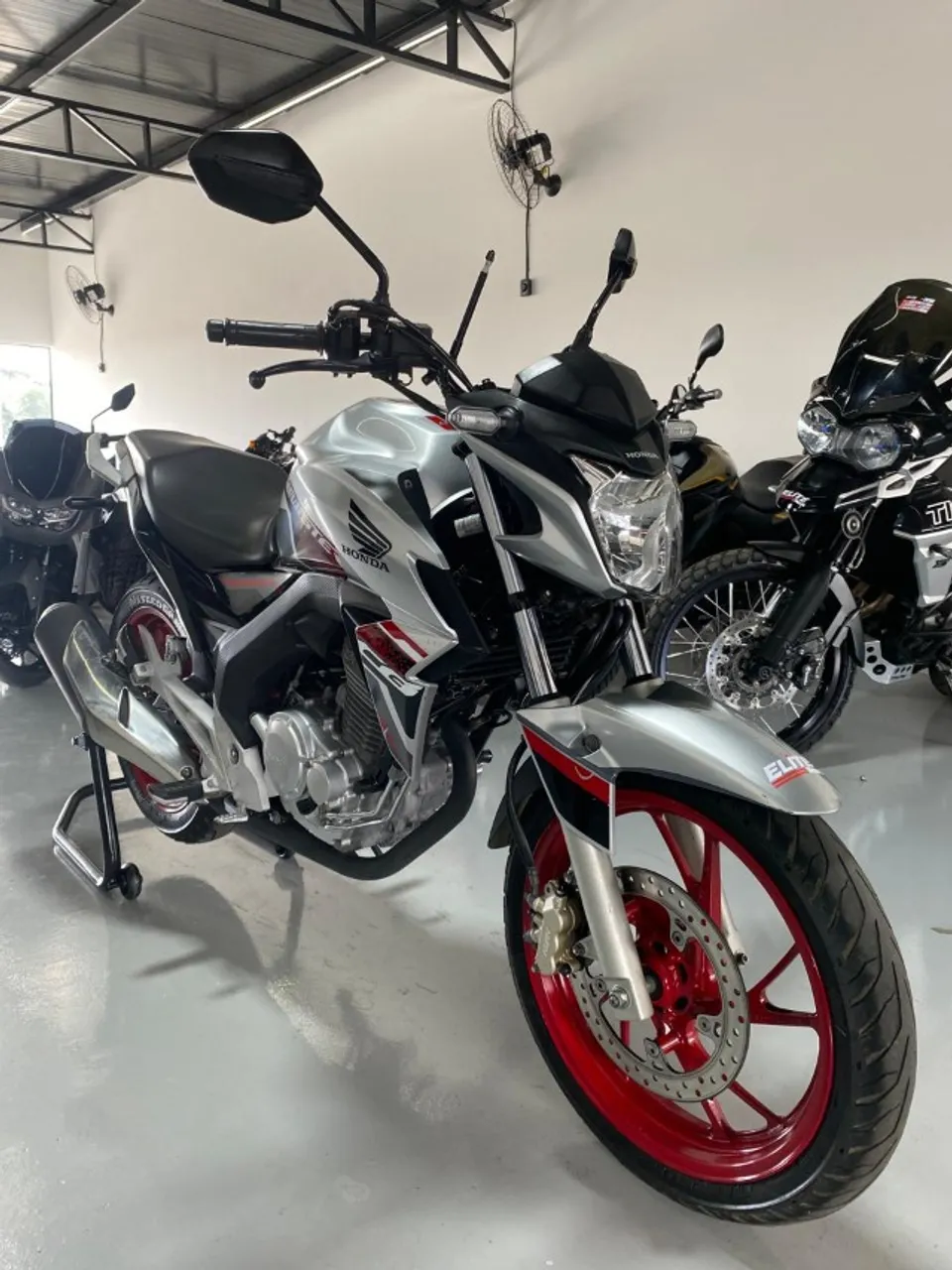 Kawasaki Zx-6r 636cc 2021 - 1484587349 | OLX
