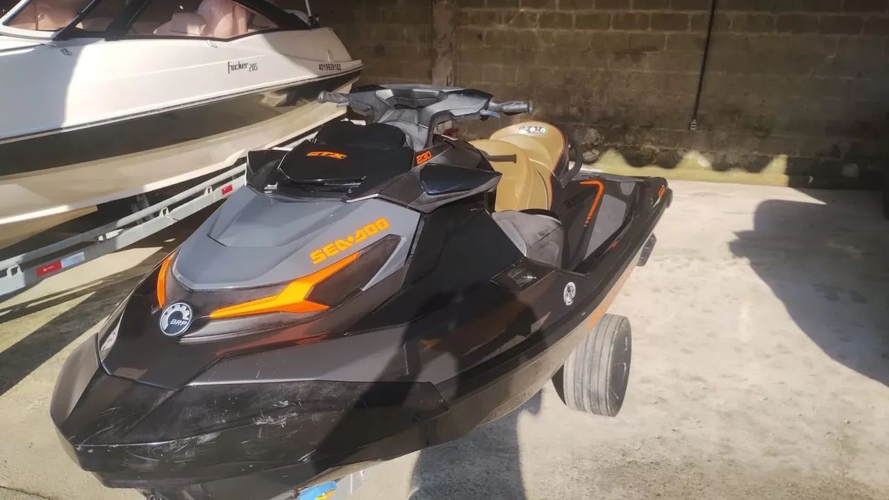 Jet ski 
