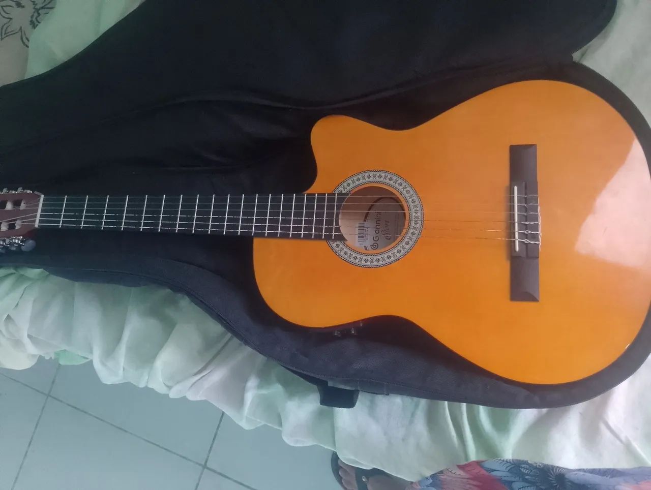 Violão eletrônico 