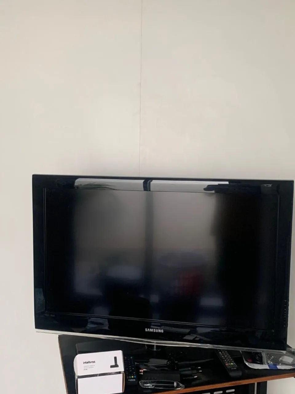 TV Samsung LN37B530P2R! Com tela de 37 polegadas e resolução Full HD