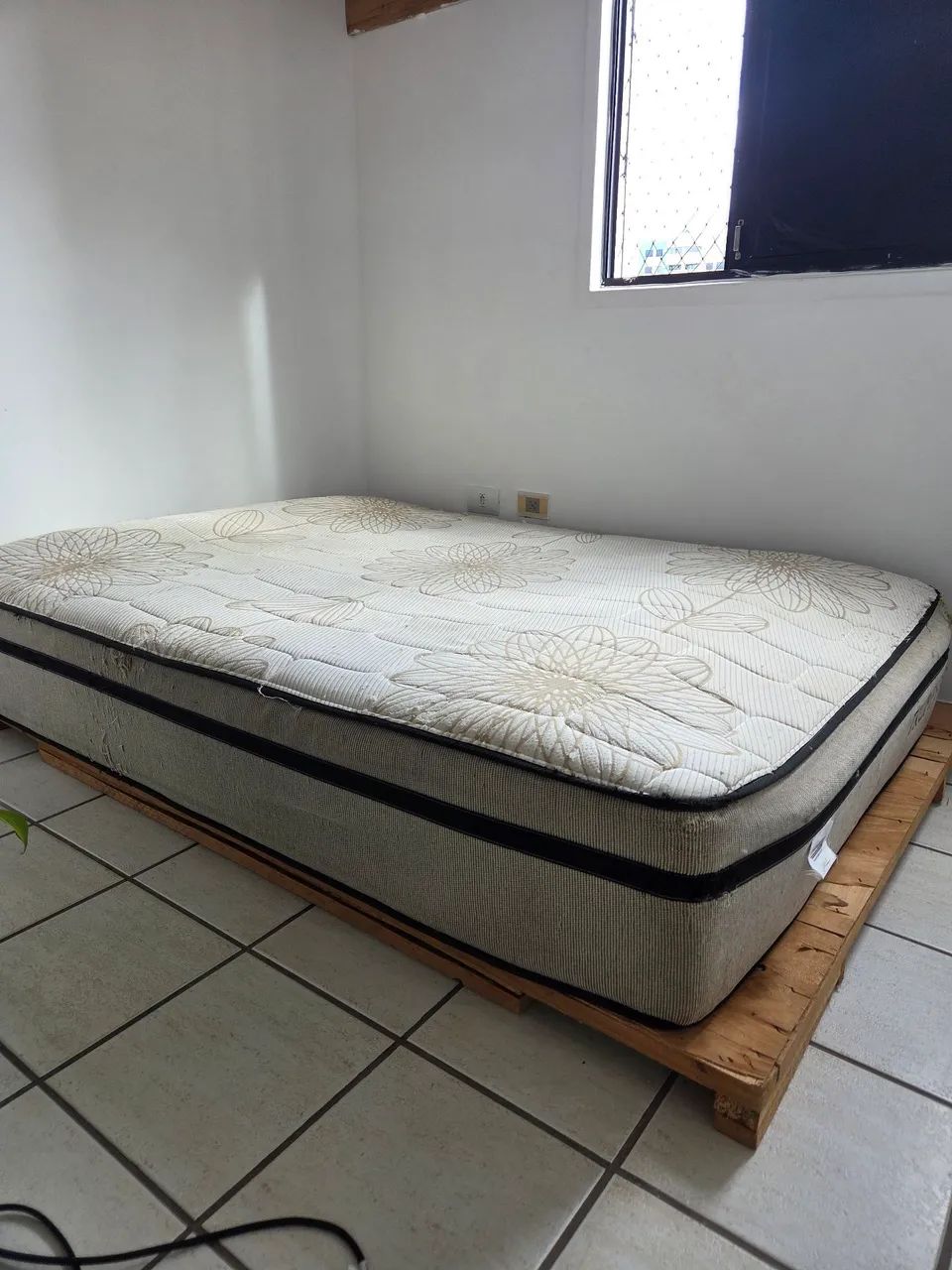 Colchão casal  + base madeira - Foto 3