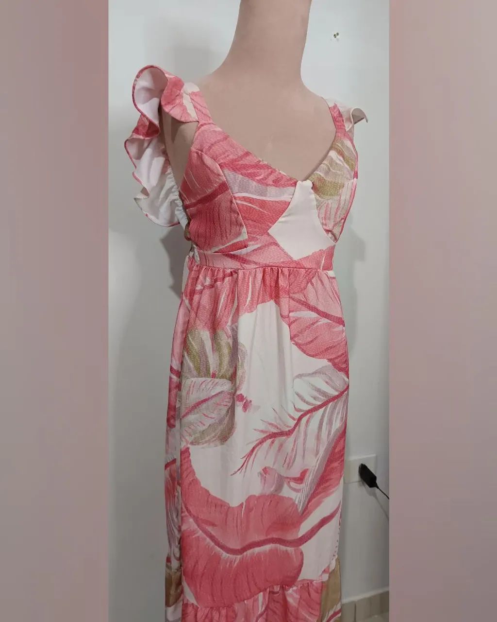 Vestido rosa com babados. - Foto 4
