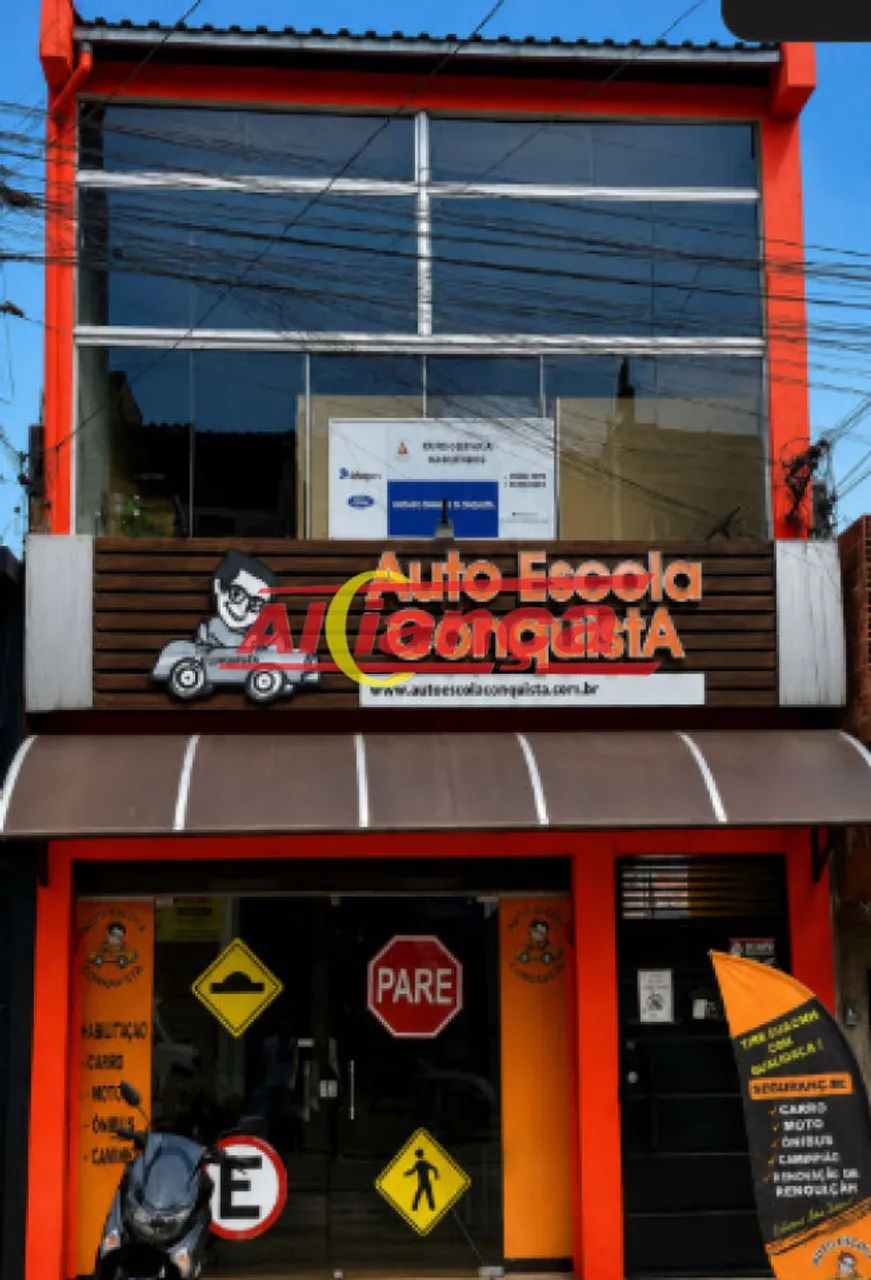 Prédio comercial e residencial | Salões comerciais e kitnets gerando renda