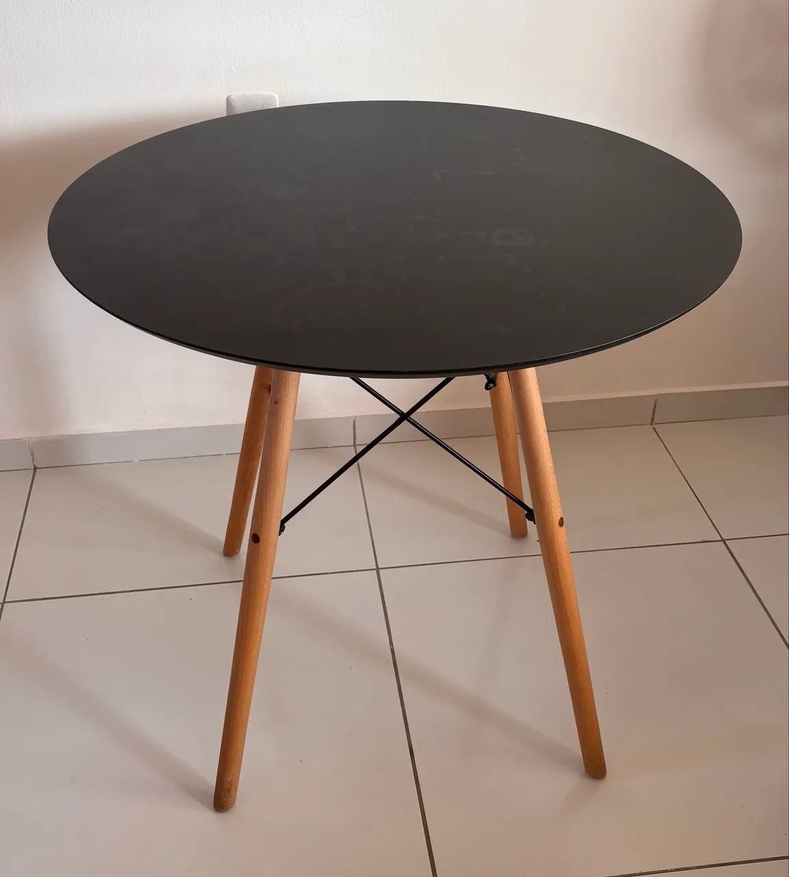 Mesa de Jantar Eames Eiffel
