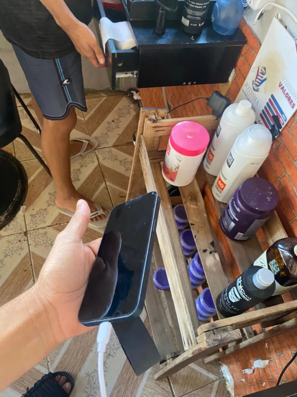 Vendo iph 13 ou troco por dinheiro - Foto 4