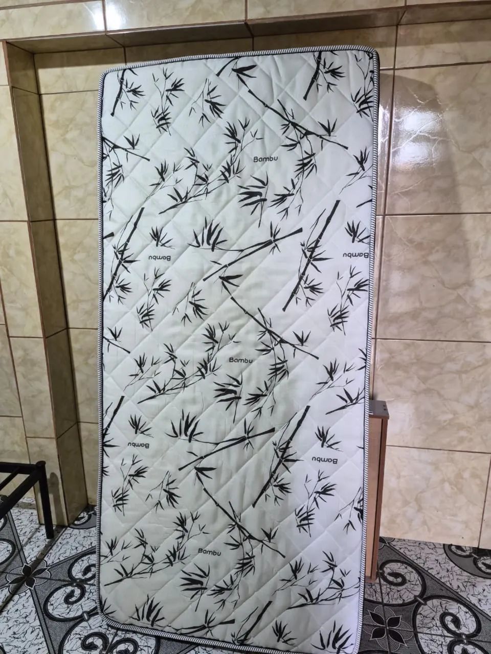 Cama de ferro Romantic Crown com colchão D33 de solteiro/ 30 dias de uso - Foto 2