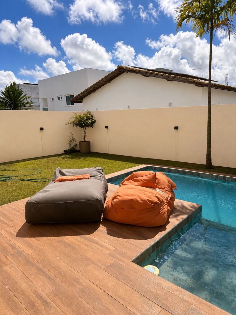 Pufs espreguiçadeira e piscina  - Foto 2