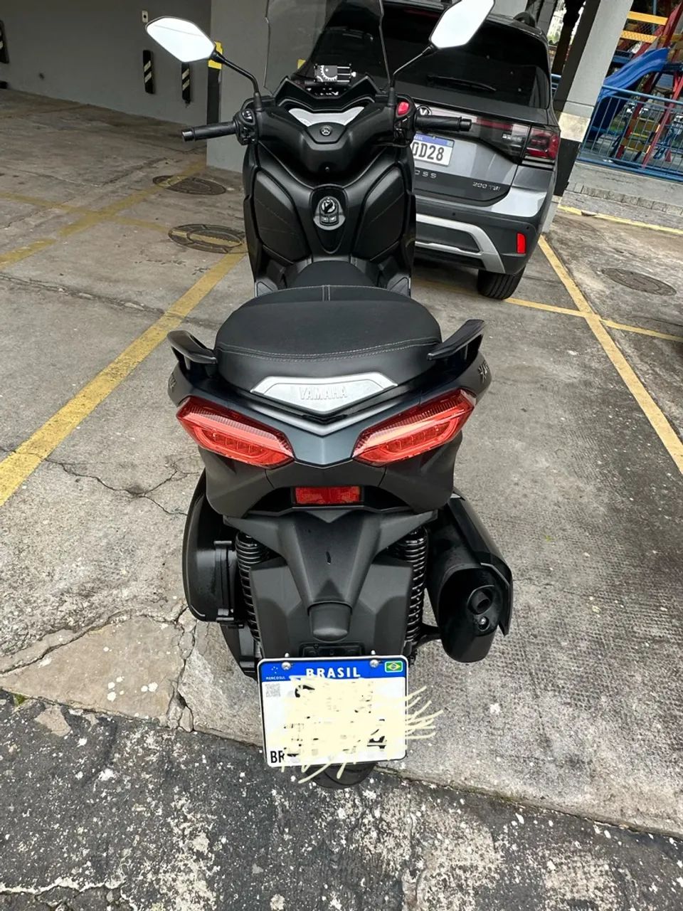 Xmax 250 ABS, baixíssima km - Foto 2