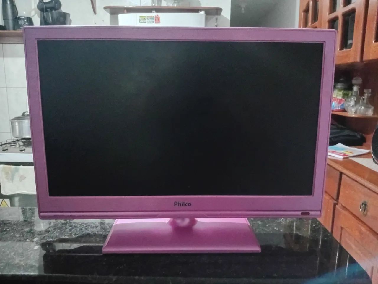 TV 28 Rosa ( não é smart)