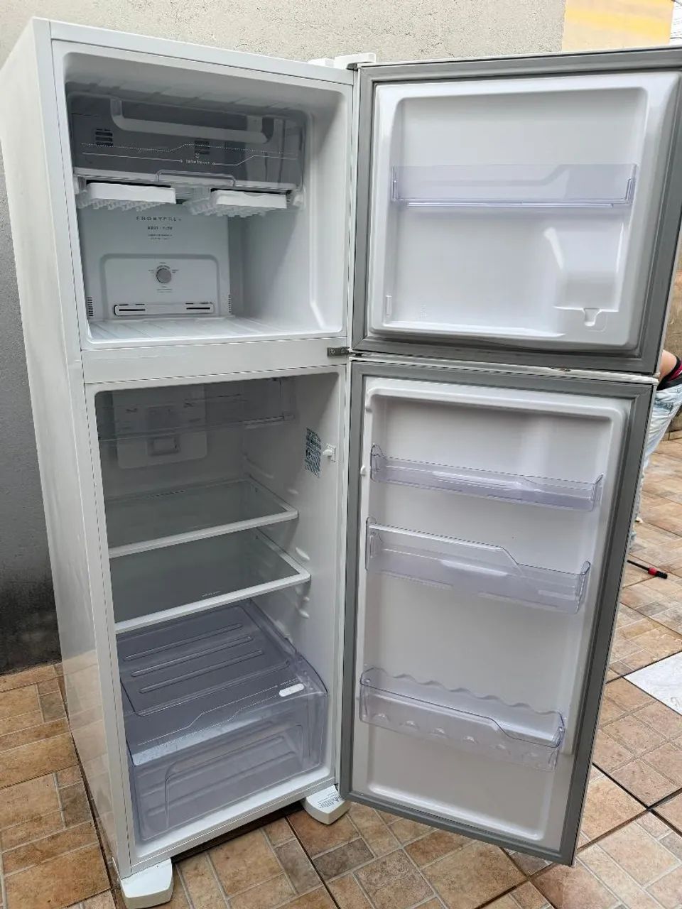 Geladeira Electrolux 220v , 380L funcionando perfeitamente , bem conservada!  - Foto 3