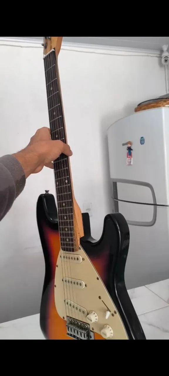 Guitarra Dolphin Elétrica Estilo Stratocaster - Foto 3