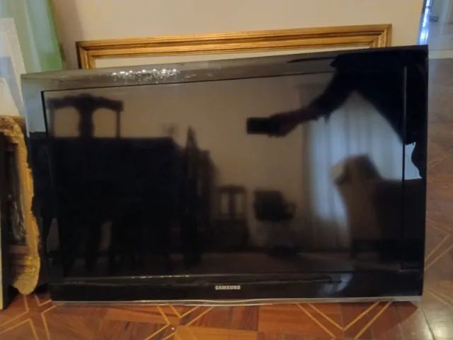 Troco 2 TVs Samsung (32 e 40 polegadas) por 1 maior e mais atual - Foto 2